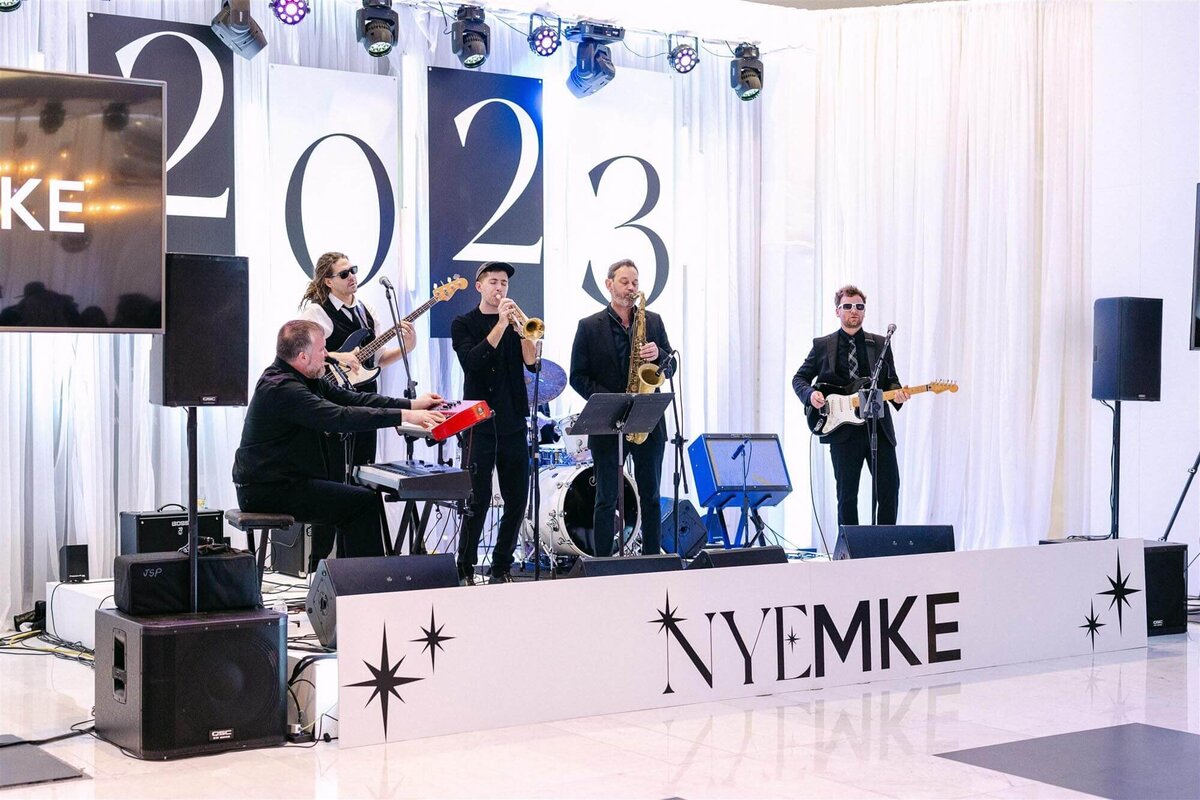 NYE-MKE-2023-live-band