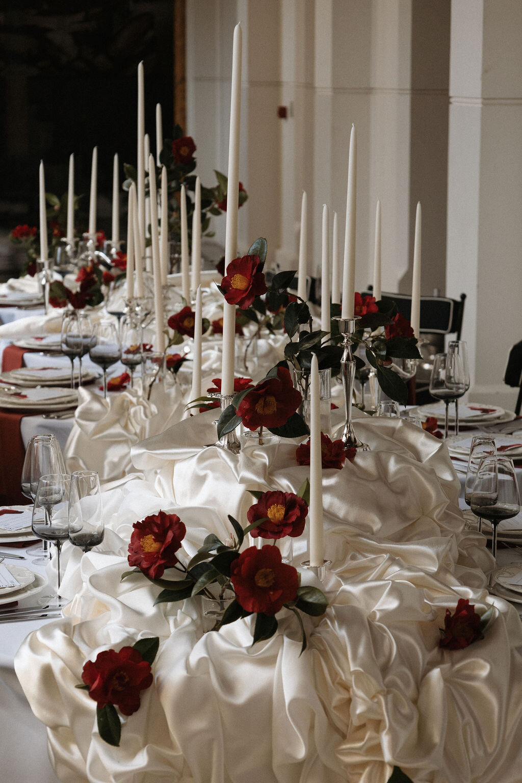 Classic-modern-red-wedding