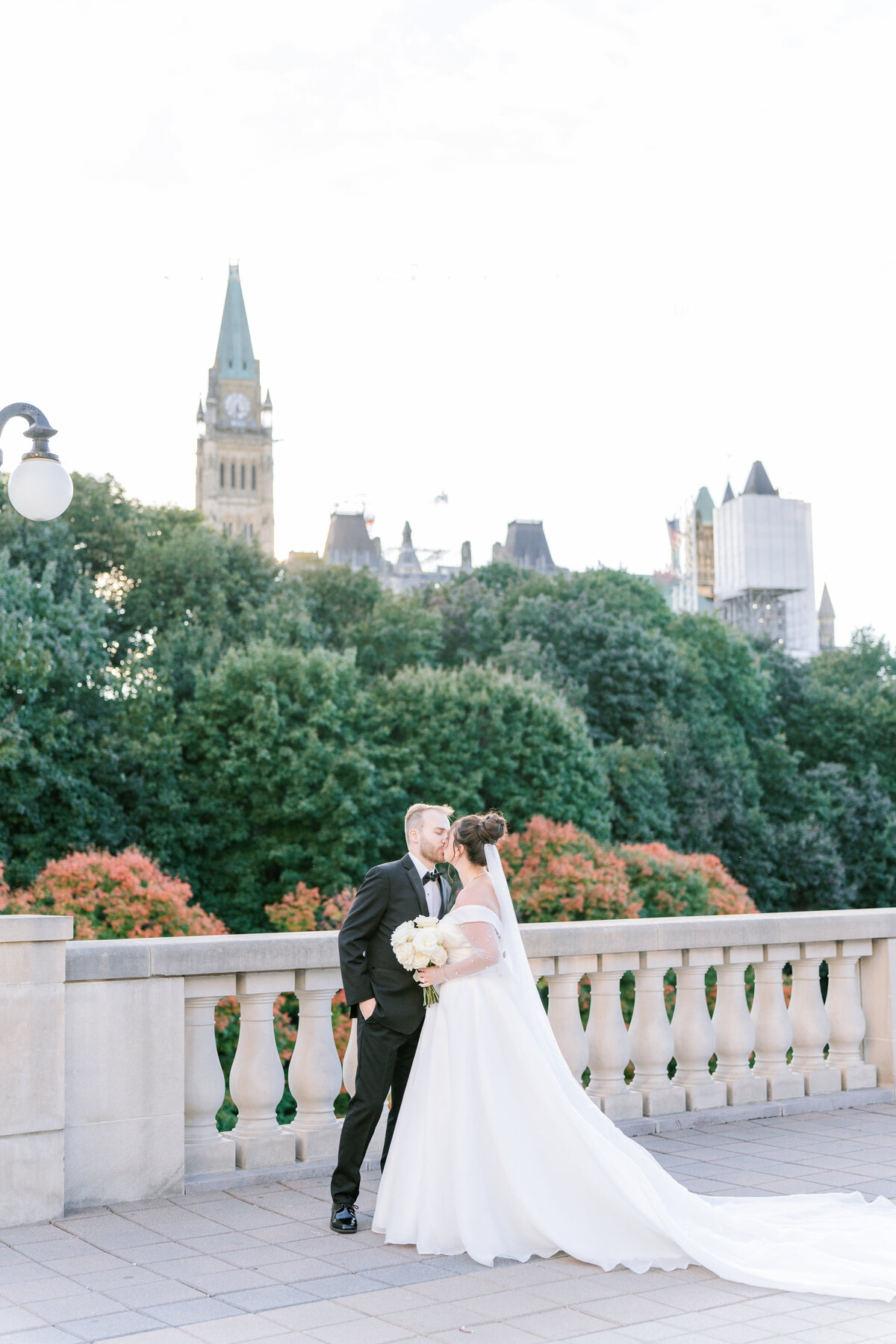 1150 Pascale and Nicolas NAC OBorn Room Wedding Downtown_Ottawa_Photography by Emma