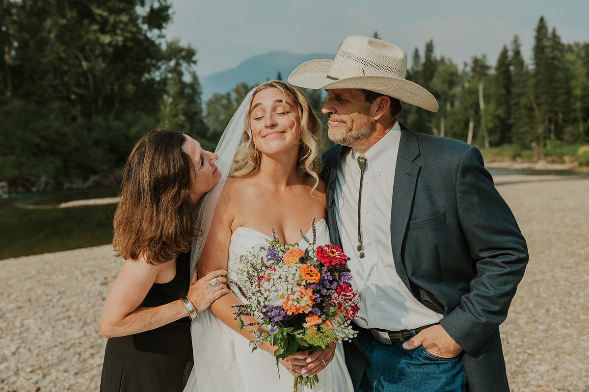 presley-gray-luxury-western-montana-wedding-7368