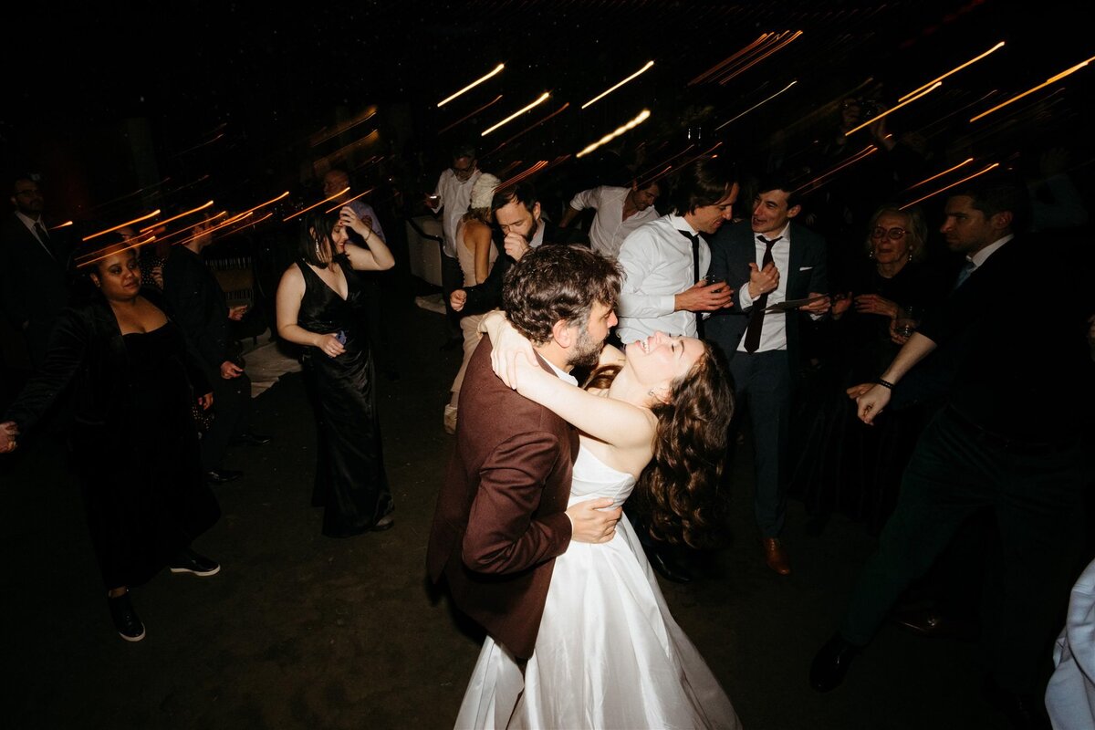 bride-groom-dancing