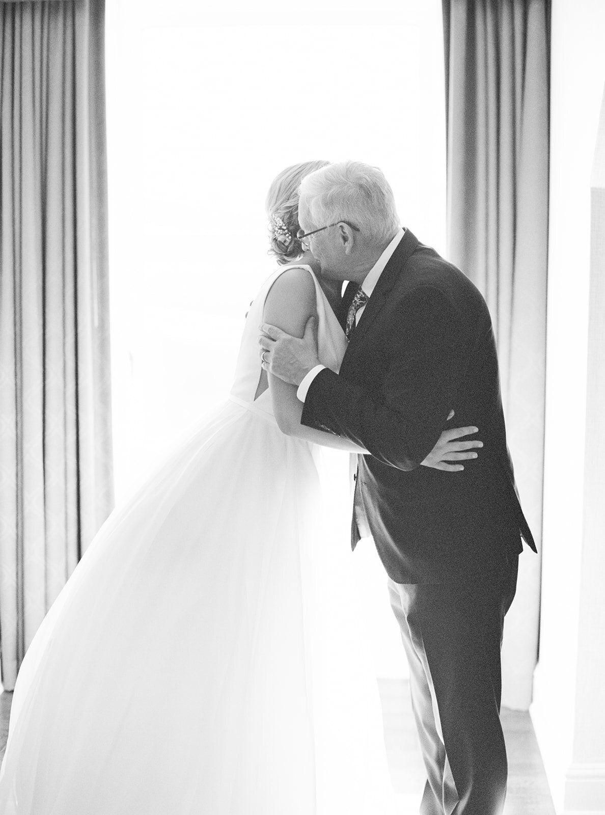 bride and dad photography