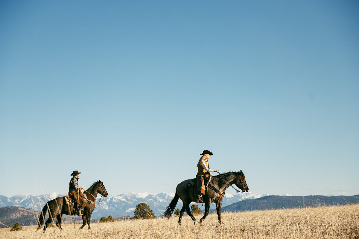 presley-gray-photo-montana-western-ranch-couples-photoshoot-1590