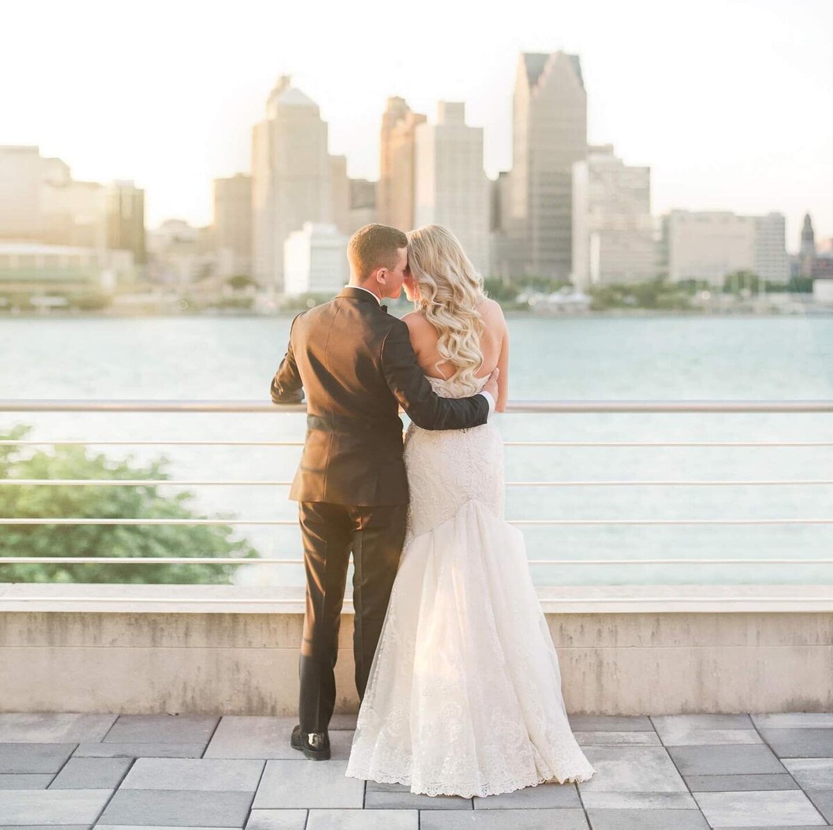 Showit-Template-Personal-Brand-Photographer-Elizabeth-McCravy-Weddings-13