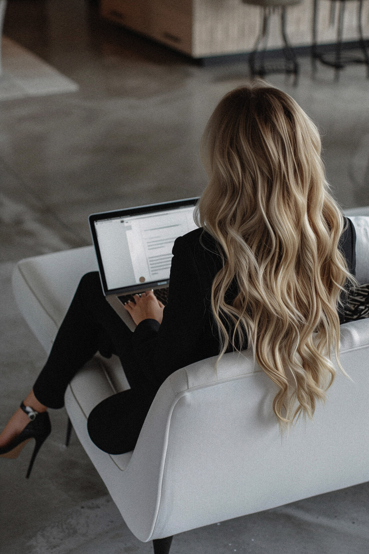 wildfield_faceless-moody-aesthetic-collection-014