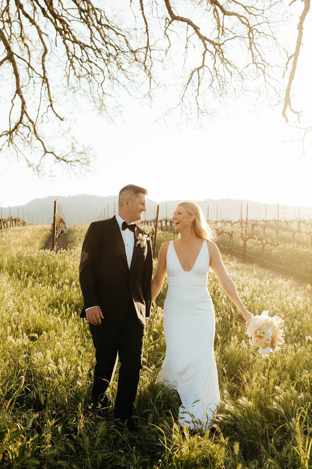 couple-vineyard-golden-hour