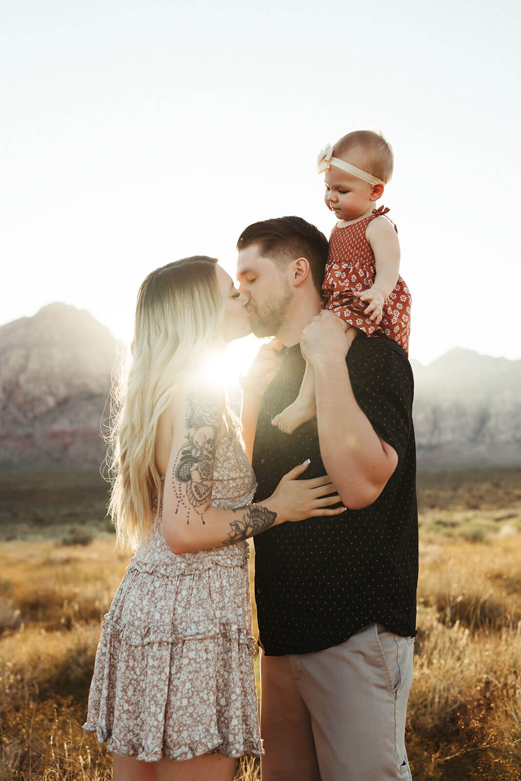 Family-session-in-the-field-photography-Rachel-Murray