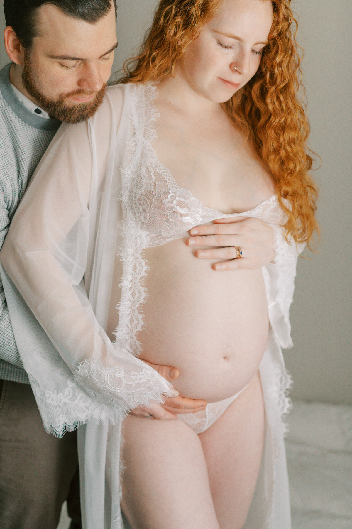 intimate-maternity-boudoir-session-5