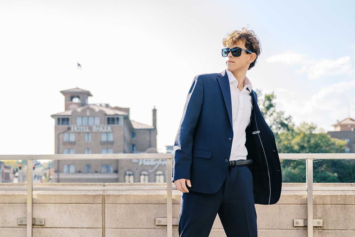 ow-senior-guy-photos-2