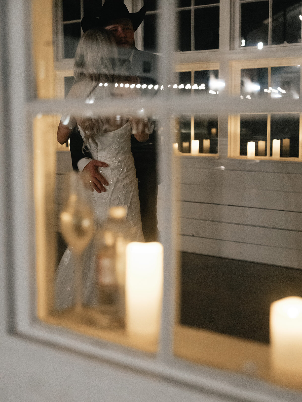 2025-10-11_DykesWeddingPreviews_MollyMurphyPhotography-143