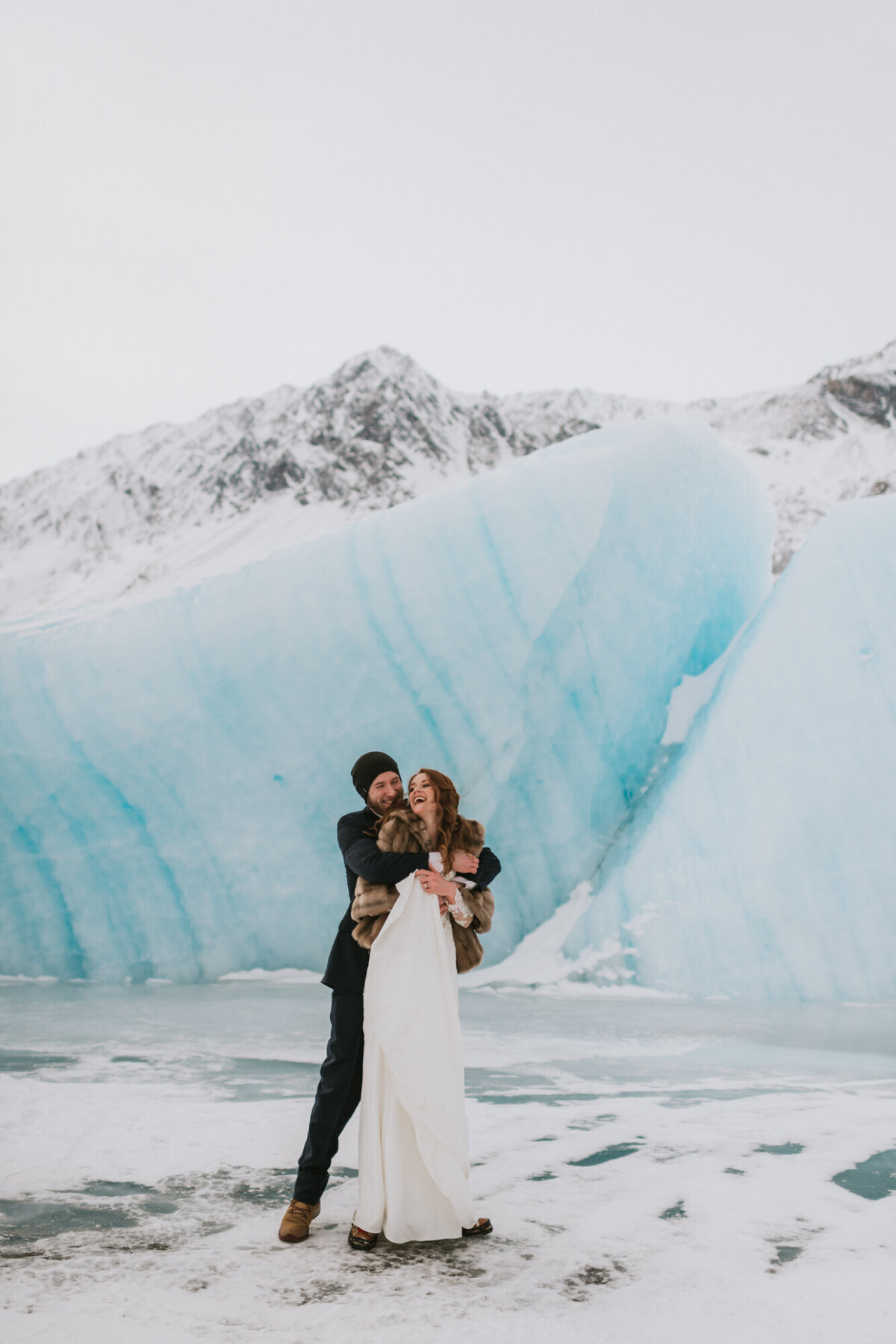 knik-glaicer-winter-elopement-donna-marie-photography4
