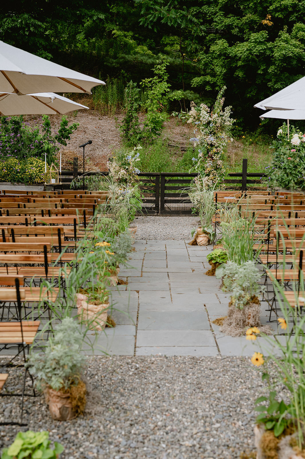 Catskills-Wedding-Planner-Scribners-Lodge-Wedding-Garden-Ceremony-2