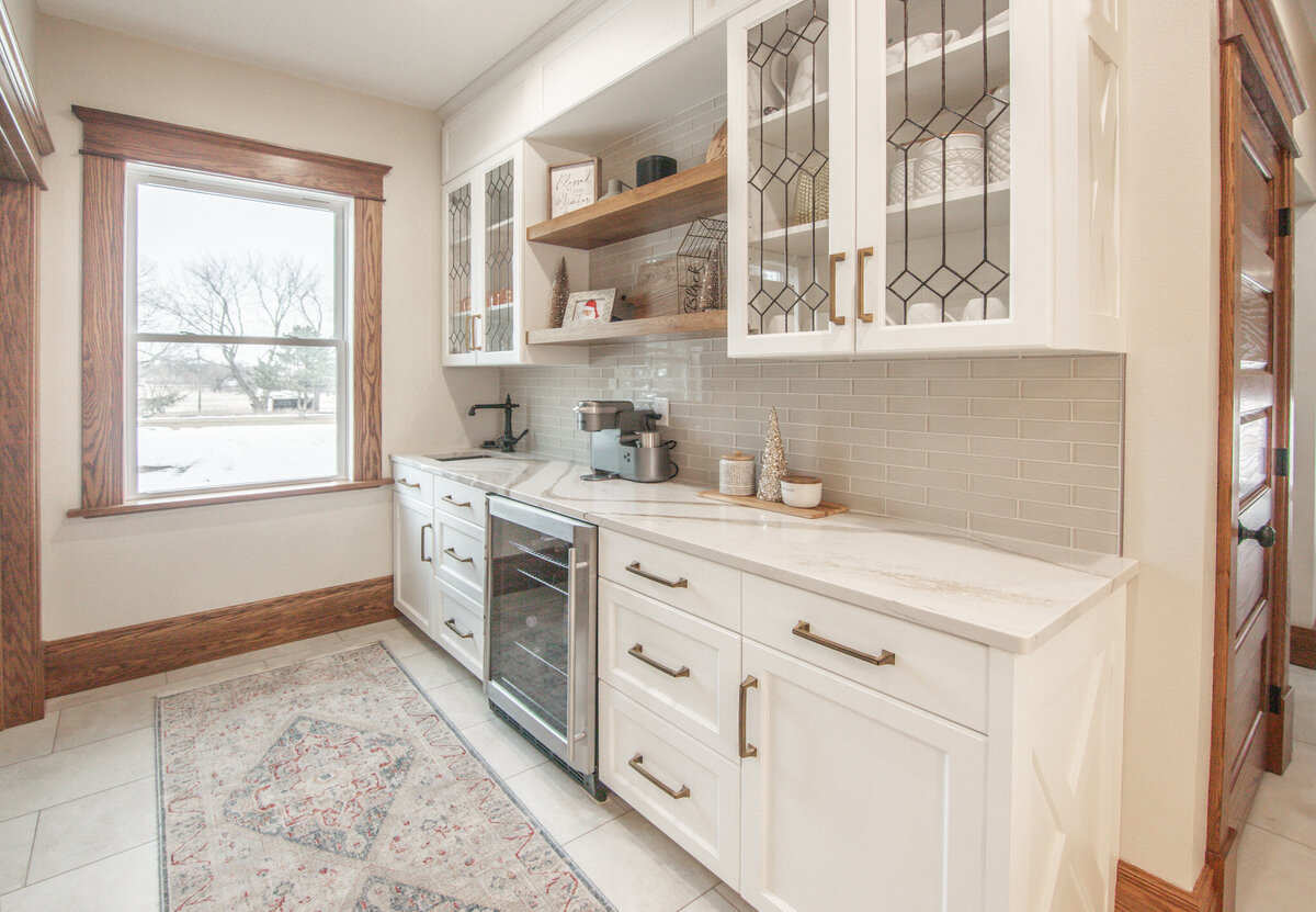 soft white finishes in kitchen cabinetry