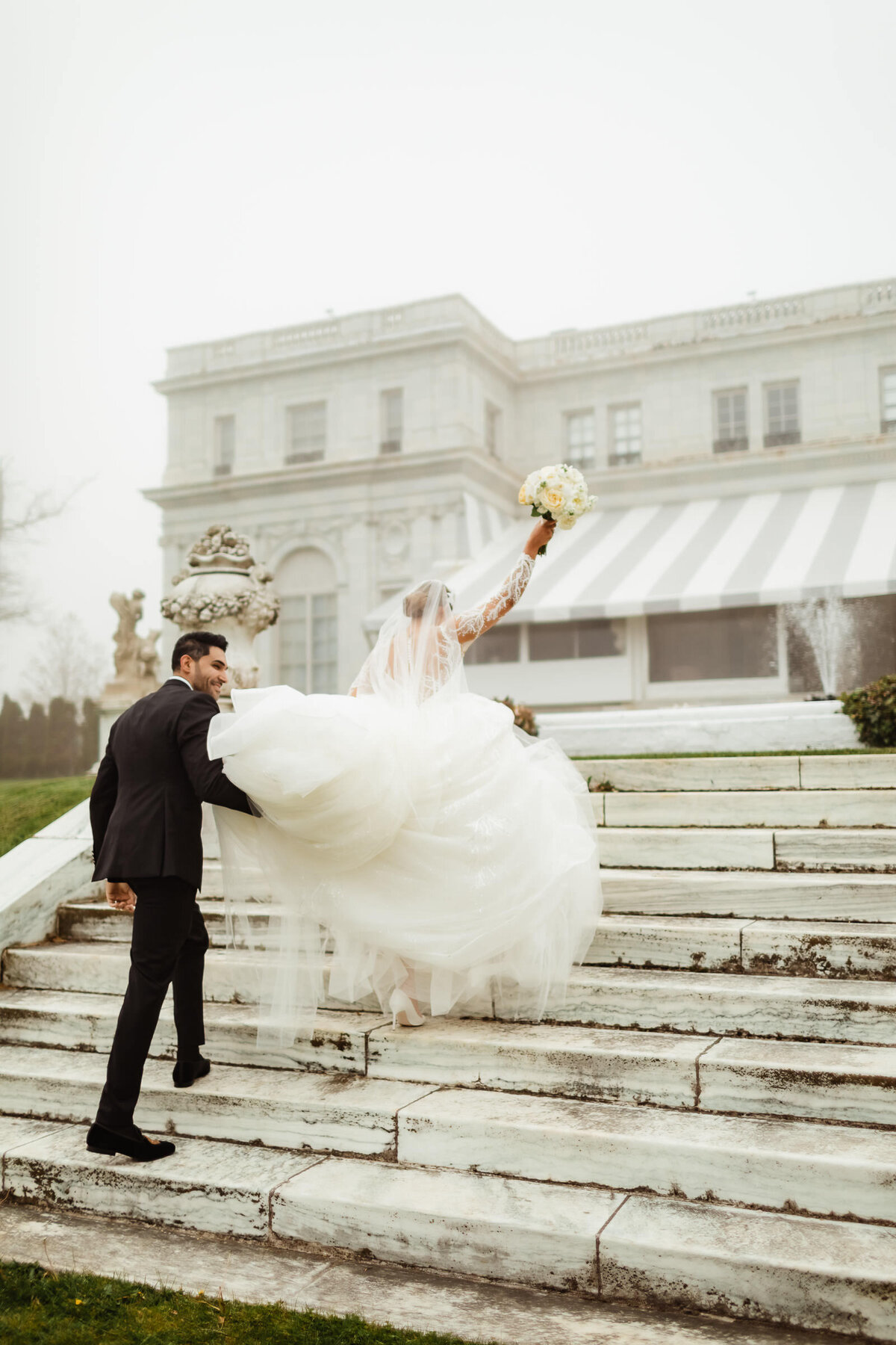 Nicole-Marcelle-Photography_117_foggy-rosecliff-wedding-newport