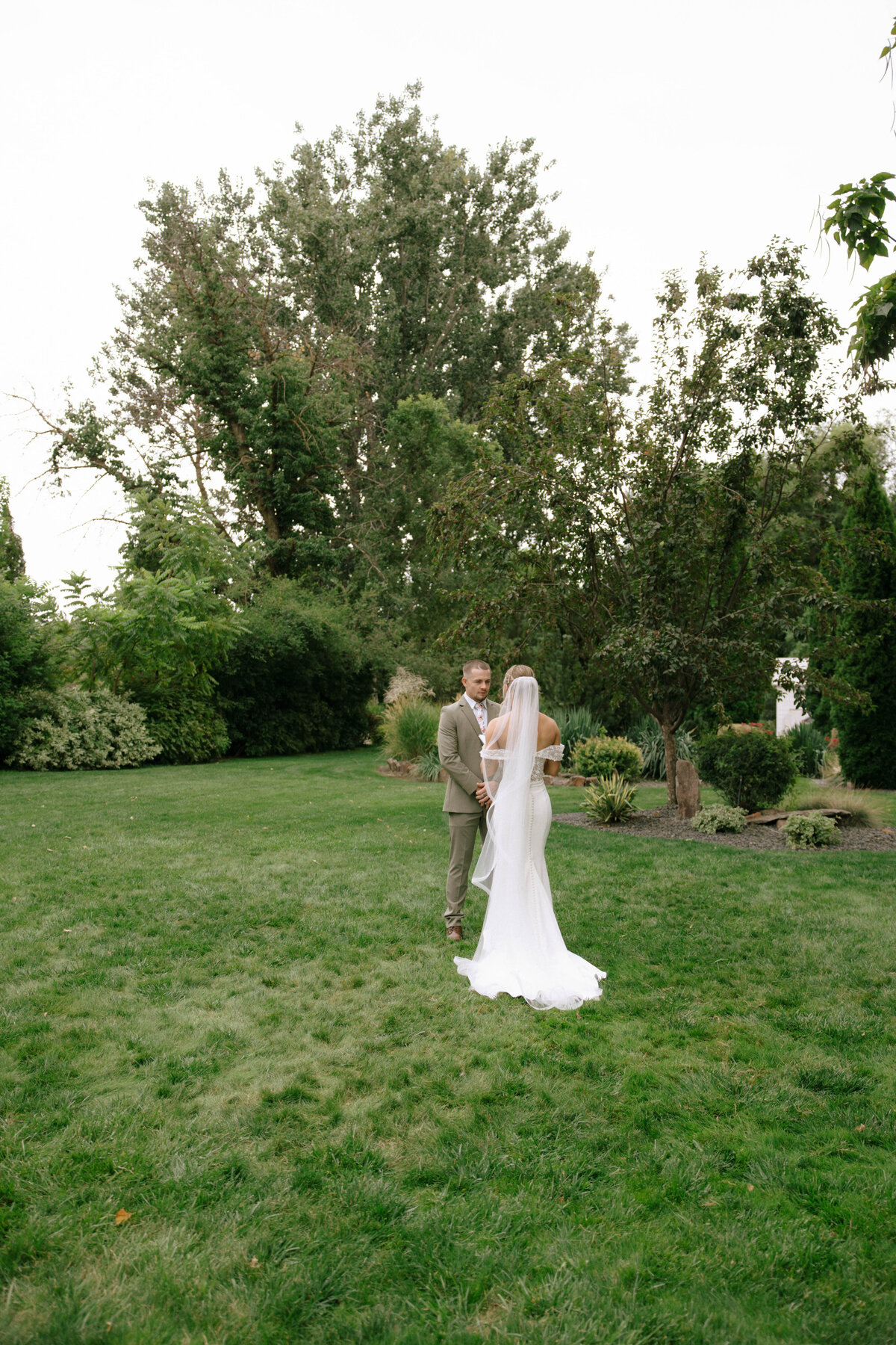 the-cottage-at-riverbend-eagle-idaho-wedding-29