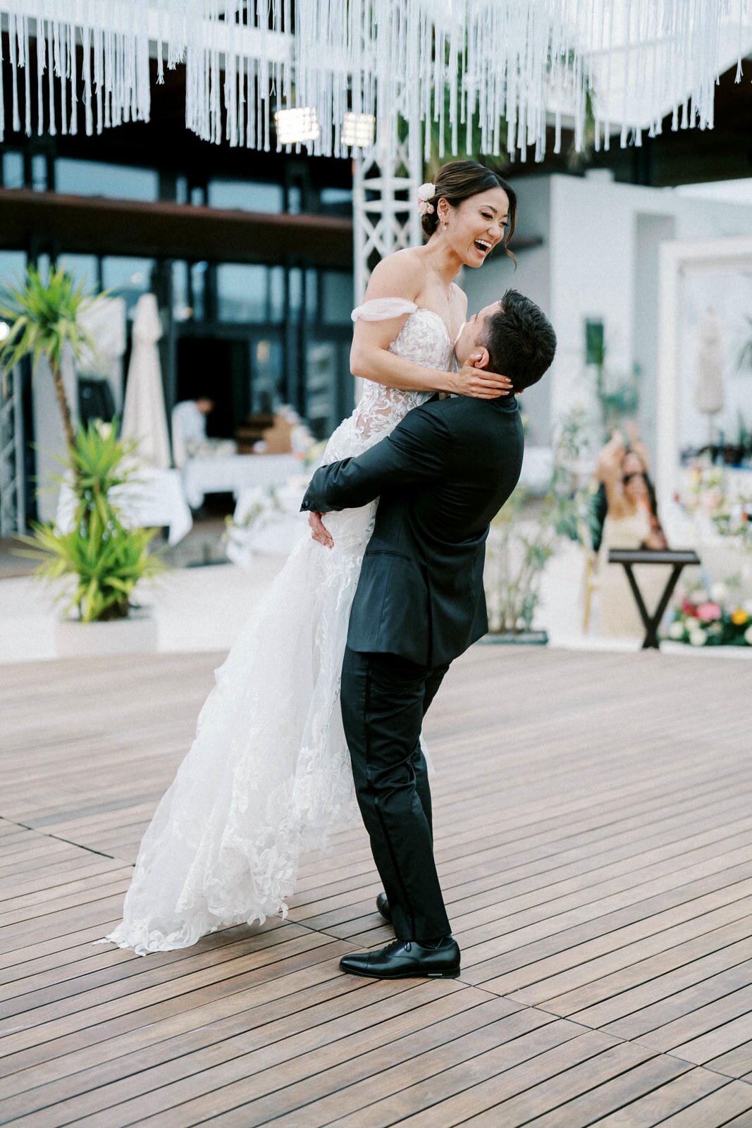 W7-Wedding-Photos-Emily-and-Michael-2024-05-26-2500px-1337