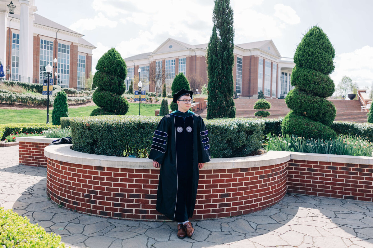 College-grad-wide-shot-High-Point-University