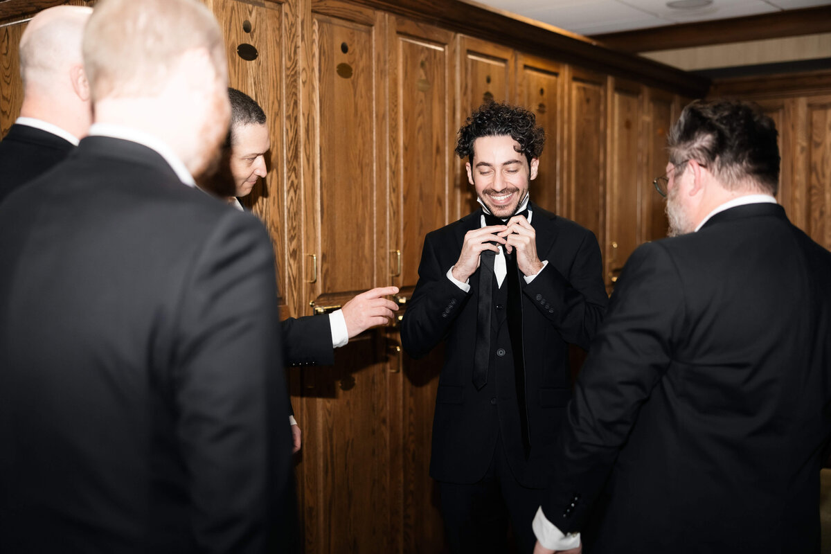 8_riskyexposure_marley-simon_las-vegas-elopement-photography