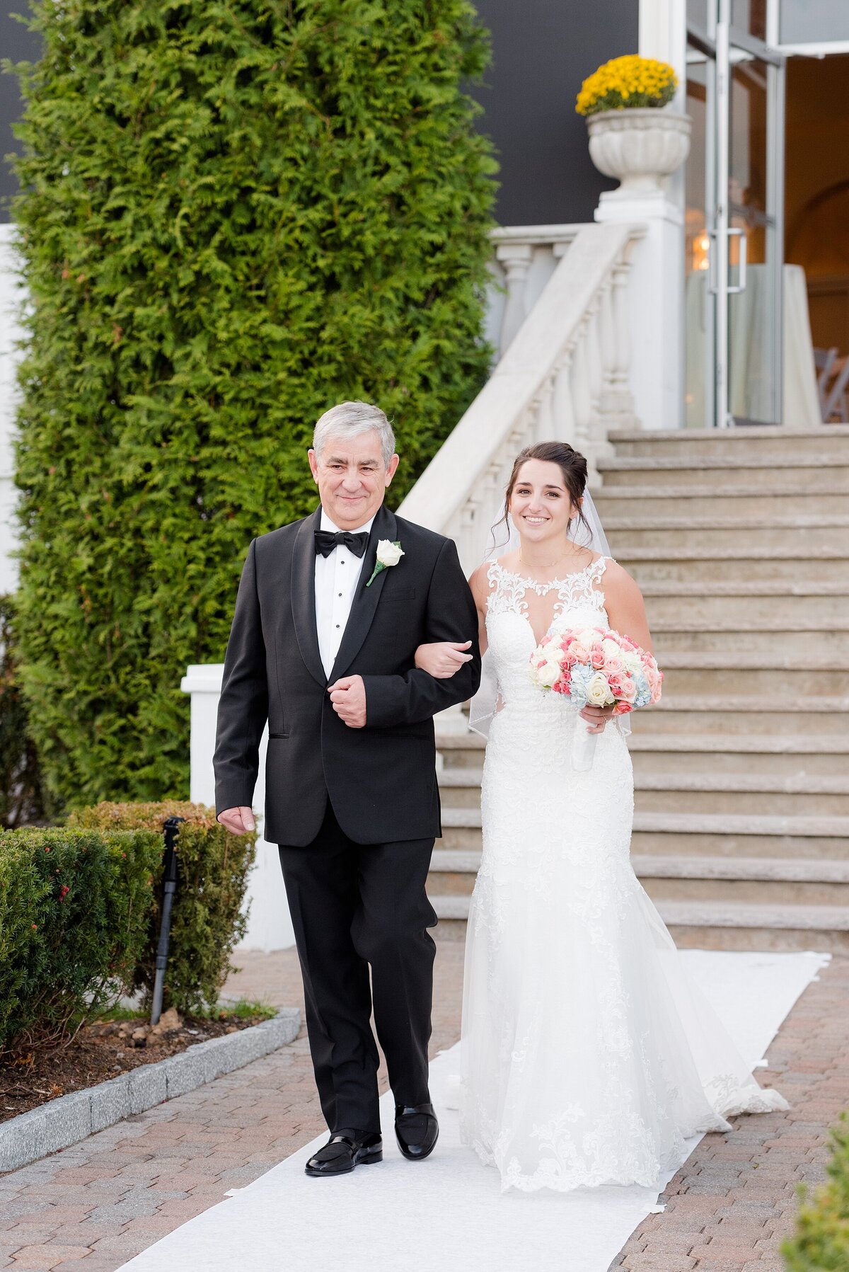 30_Father-walks-bride-down-aisle-at-The-Surf-Club-On-the-Sound_7034