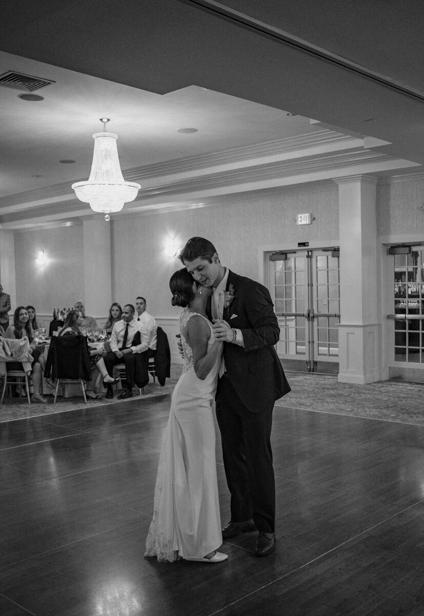 black-and-white-first-dance-connecticut-wedding