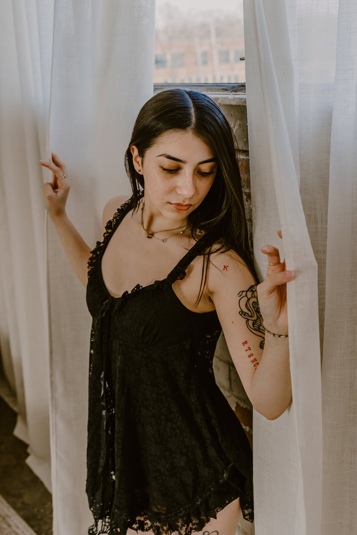 the-storyteller-studio-boudoir-session-des-moines-storyteller-collective-photo-co-2