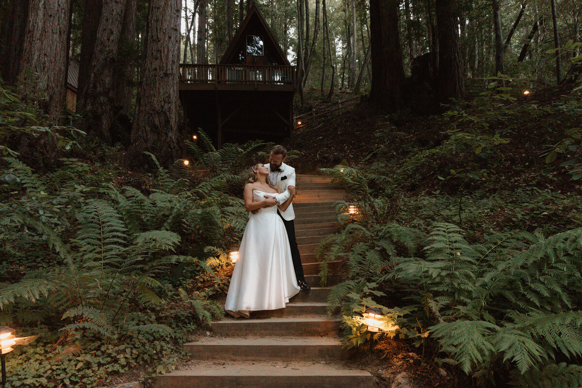 Waterfall-Lodge-and-Retreat-Wedding-Ben-Lomond-California-Wedding-18-01