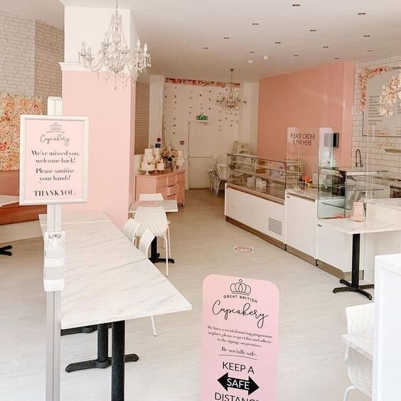 ellis-signs-great-british-cupcakery-pink-covid-signage