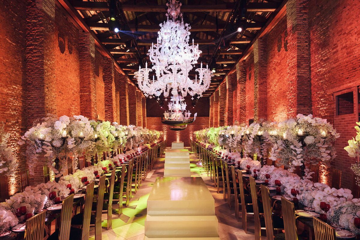 Reception at wedding at Belmond Hotel CIpriani