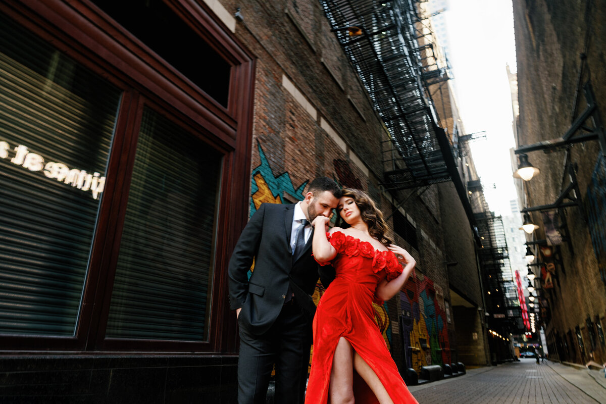 Aspen-Avenue-Chicago-Wedding-Photographer-Union-Station-Chicago-Theater-Engagement-Session-Timeless-Romantic-Red-Dress-Editorial-Stemming-From-Love-Bry-Jean-Artistry-The-Bridal-Collective-True-to-color-Luxury-FAV-111