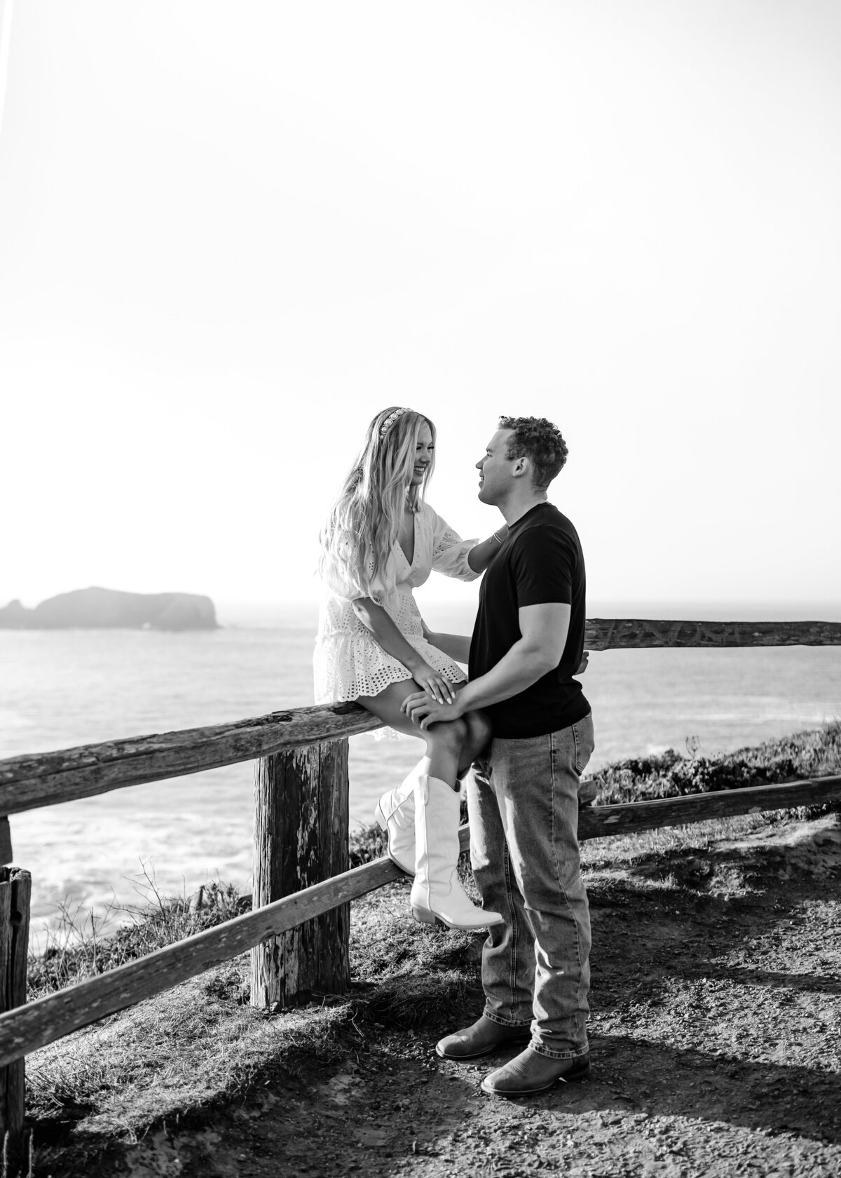 10292022_Julia+JadenEngagements_RodeoBeachCA_AnjaJensenPhotography-139