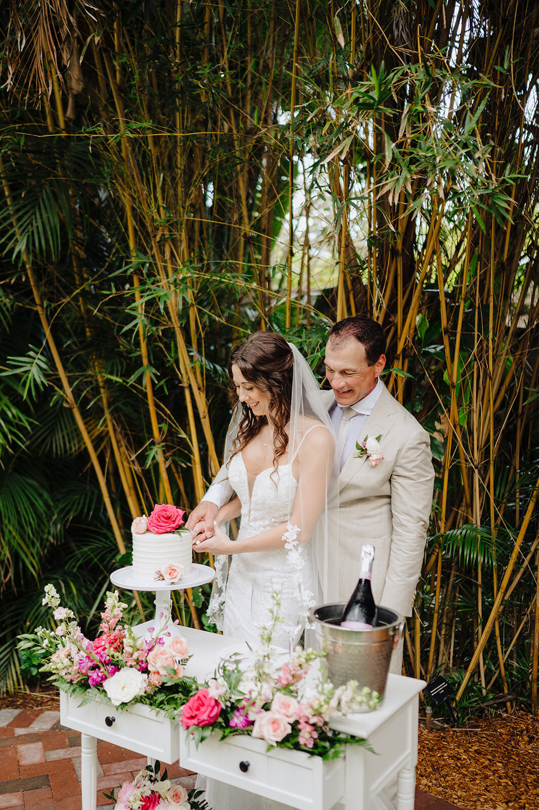 mcneile-photo-sunken-gardens-elope-in-florida-chantilly-chic-celebrations-10