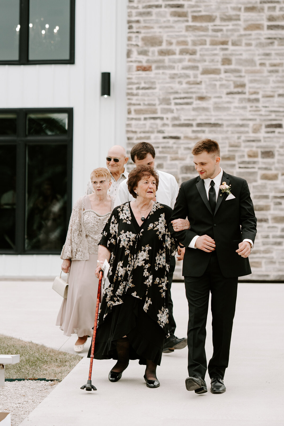 kraber-the-gathering-grounds-iowa-wedding-88