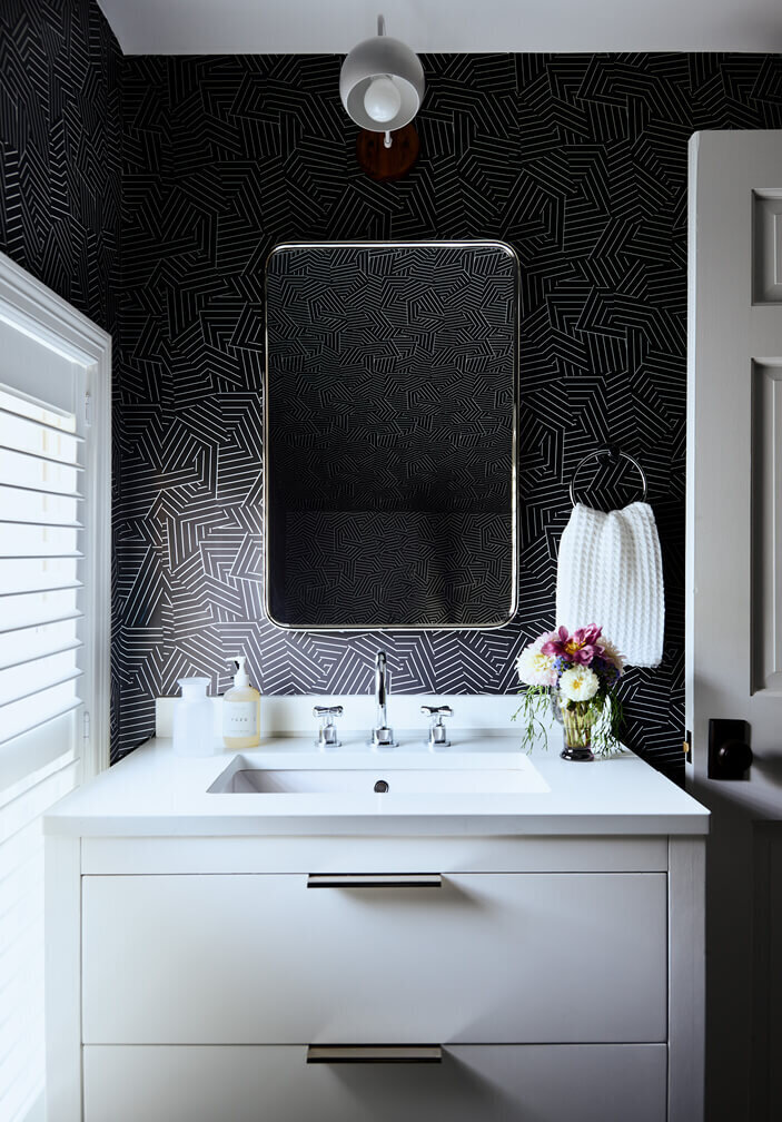 black-and-white-bathroom-interior-design-hingham