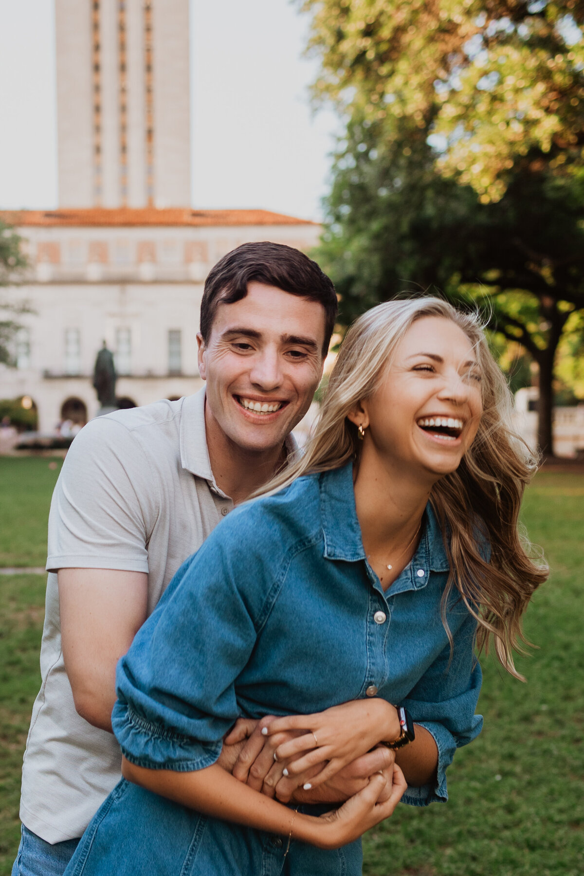 TessLesliePhotos-ut-austin-couple-grad-photos-044