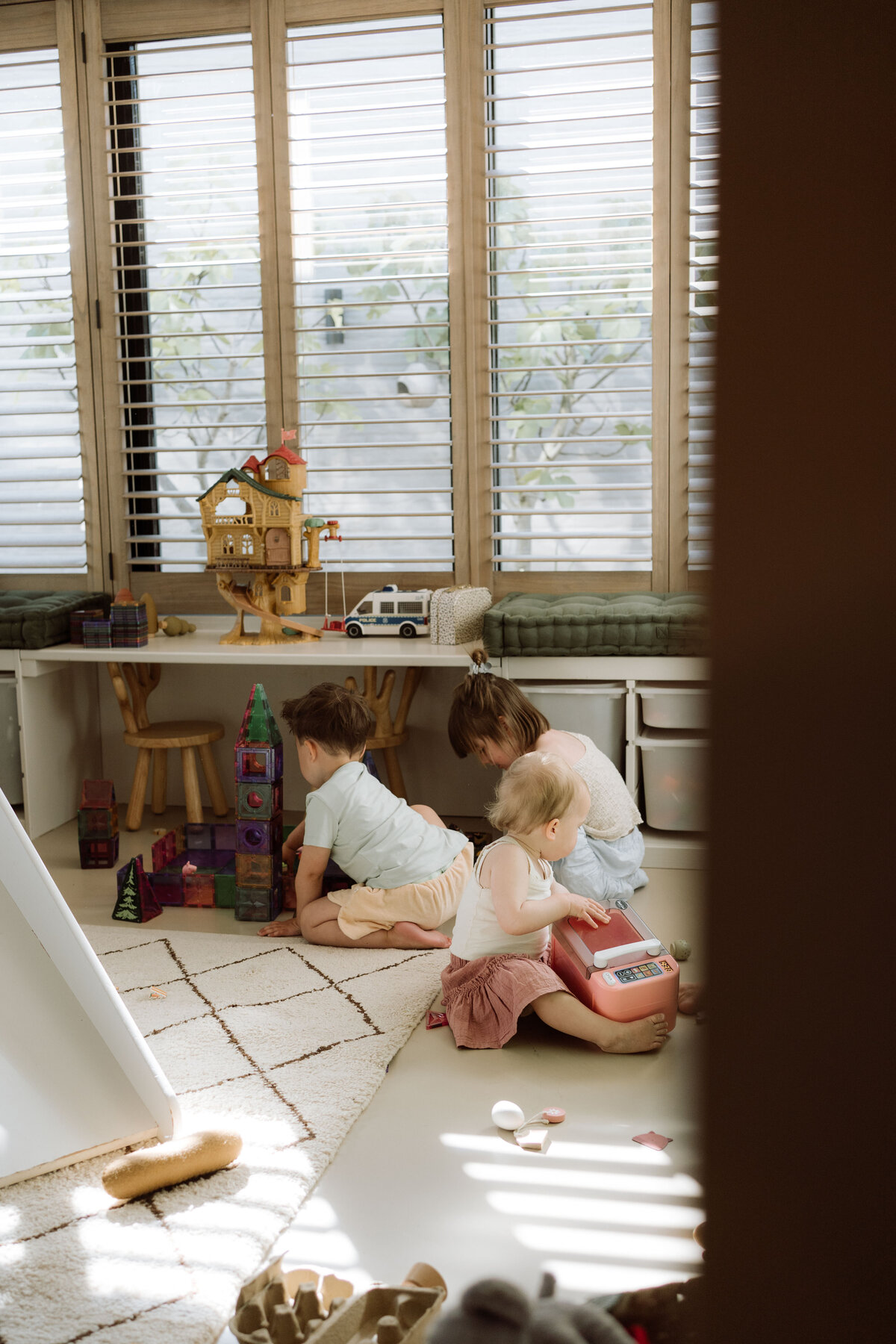 Lifestyle gezinsfotografie tijdens een Homes to Remember-shoot - doorkijkje speelkamer 