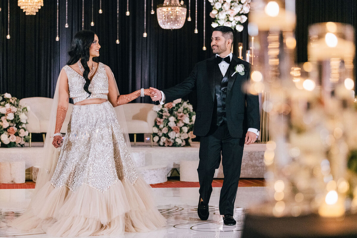 Chicago-wedding-photographers-Maha-Studios-Nirali-Aspin-Reception-185