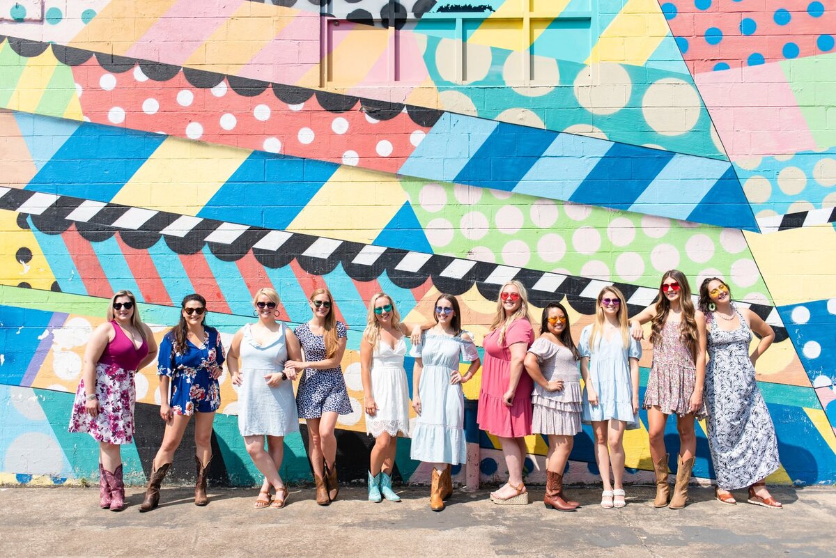 Nashville-Bachelorette-Murals-Photoshoot-in-the-Gulch+1