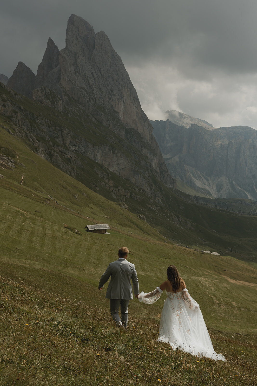destination-wedding-elopement-photographer-italy-dolomites-seceda-documentary-tanya-davids-photo-film-6