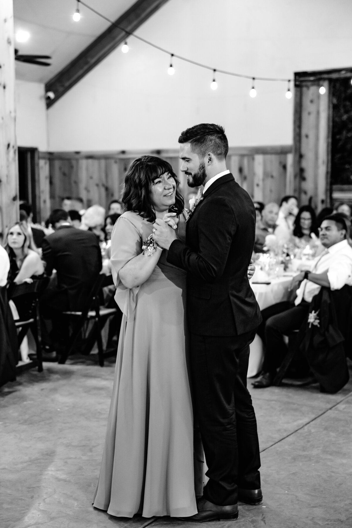 05282023_Emily+ZachWedding_GraceBarnCA_AnjaJensenPhotography-1556