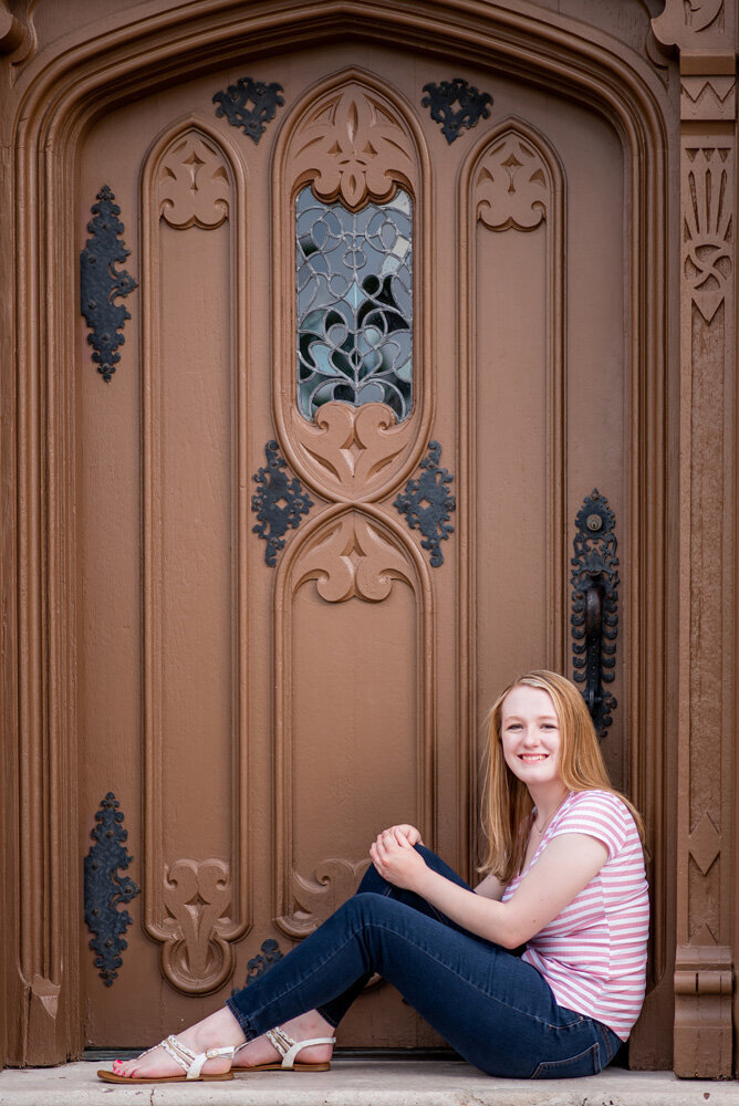 high-school-senior-girl-highlands_ranch-wood-door