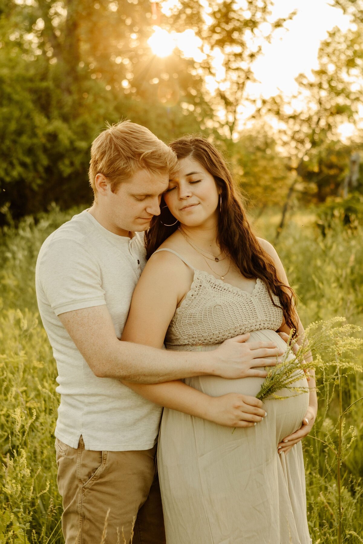 maternity-session-open-field-16