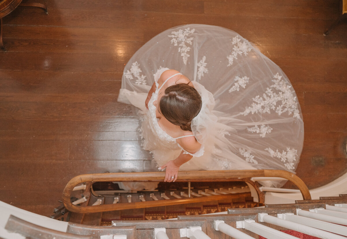 Bridal at staircase 