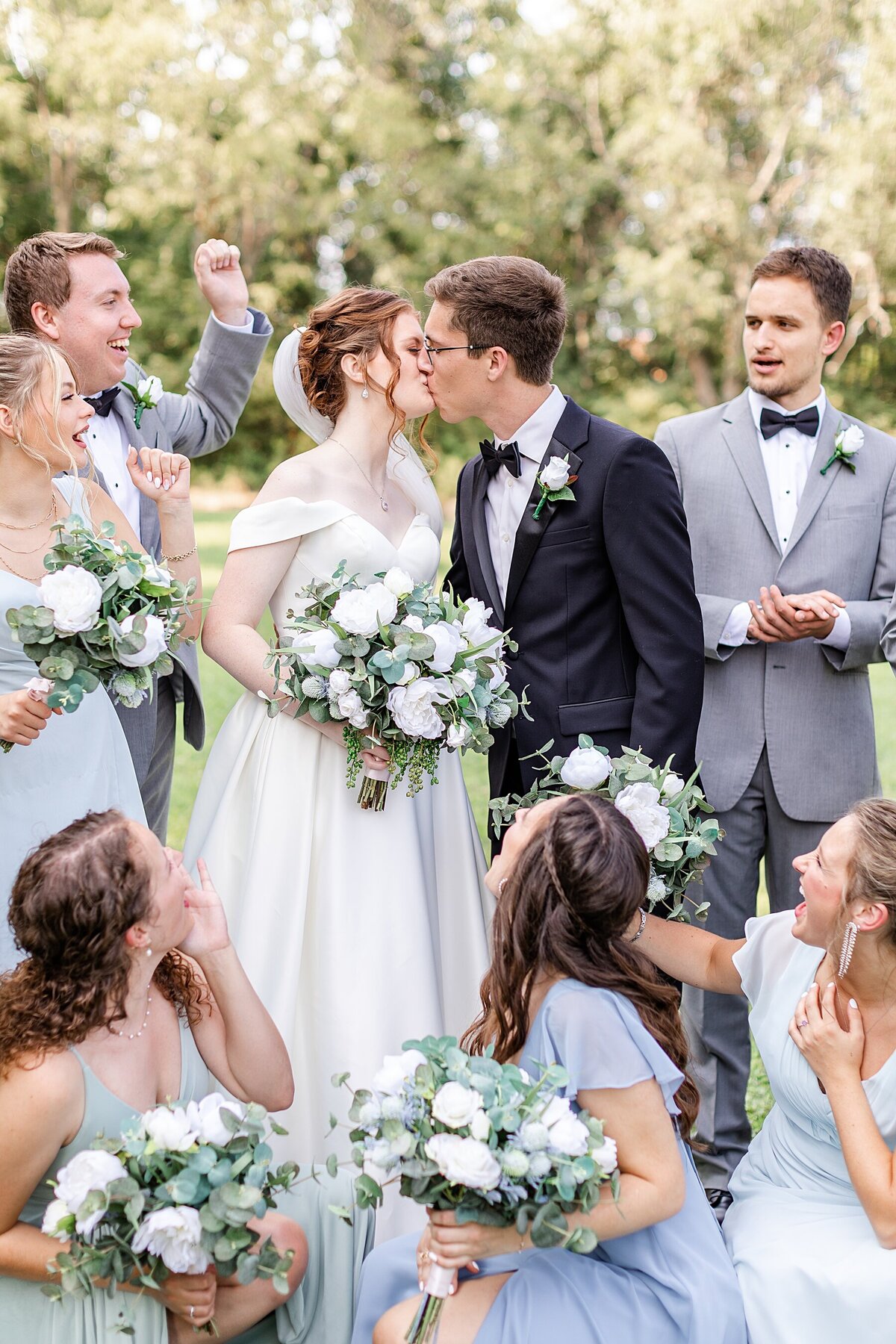 Pittsburgh-Nicassio-Fields-Green-Blue-Wedding-1 (15)