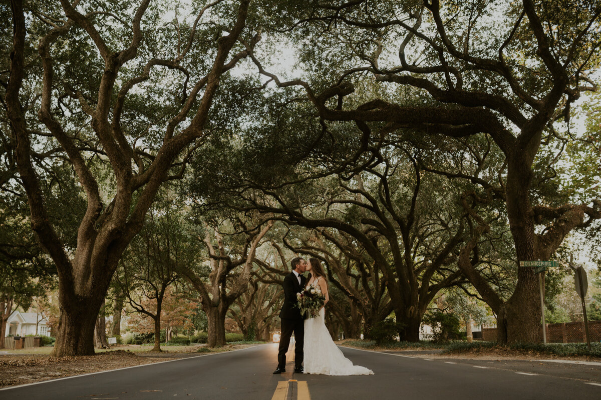 jujuphotography-weddingphotographer-weddingphotography-southcarolinawedding-thewillcoxhotel-sarahandkevinromantics-36