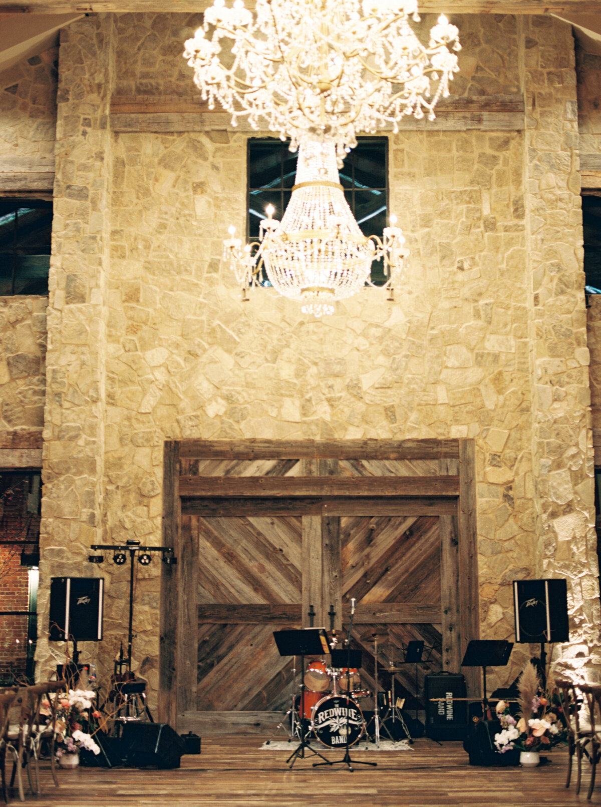 Hotel Drover - Fort Worth Texas - Lauren and Jeff Murray - Stephanie Michelle Photography @stephaniemichellephotog-11-4