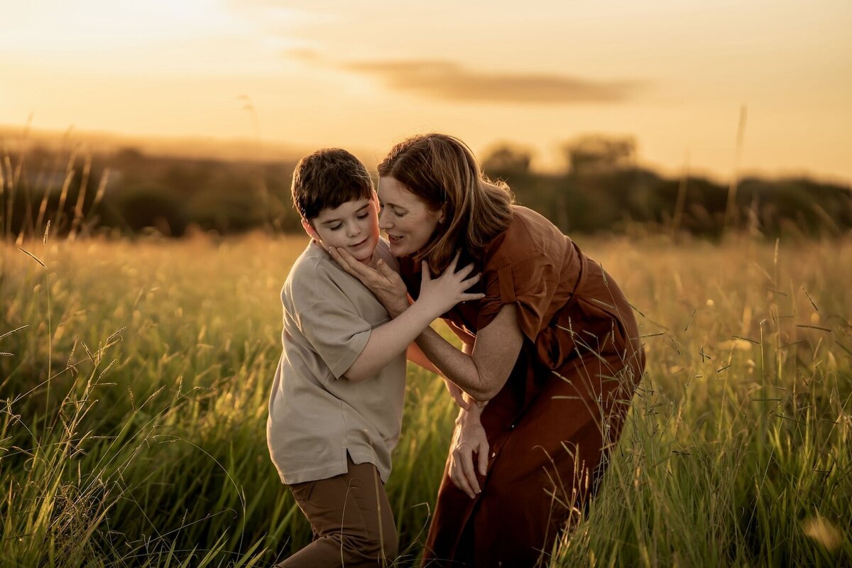 Brisbane-Family-Portrait-Mum-2-boys-in-Plantation-Road-North-Lakes-during-Sunset-22