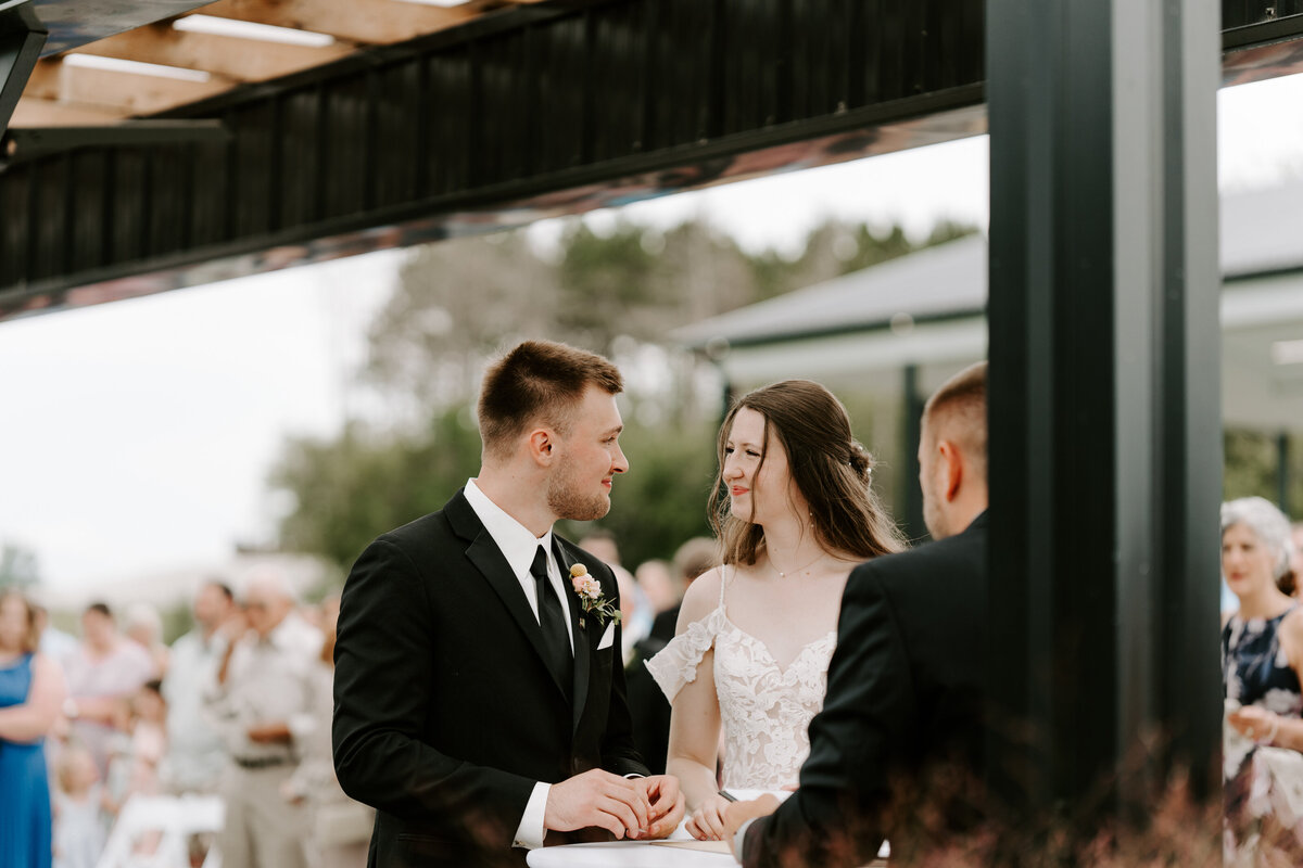 kraber-the-gathering-grounds-iowa-wedding-110