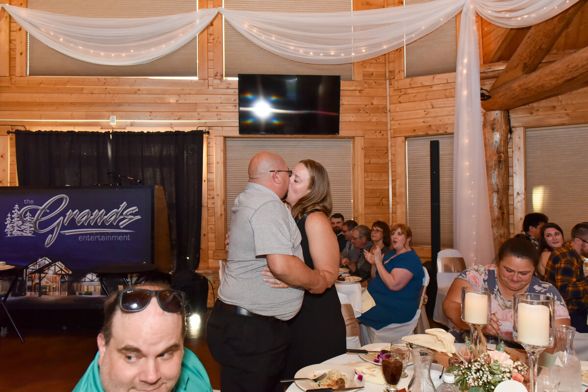 4367-Wedding at The Grands at Mulligans in Sartell Minnesota- Wedding Photographer Nicole Hollenkamp