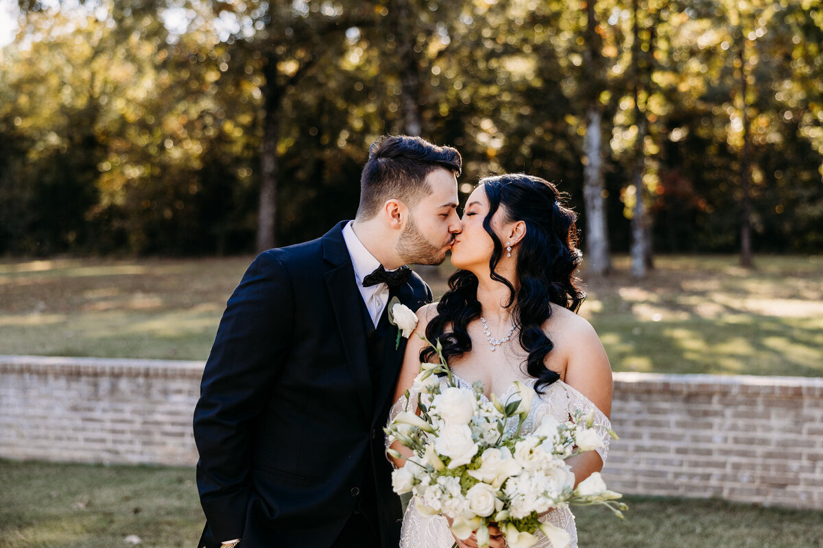 045_LegendAndLaceStudios_Tracy_Wedding_Preview