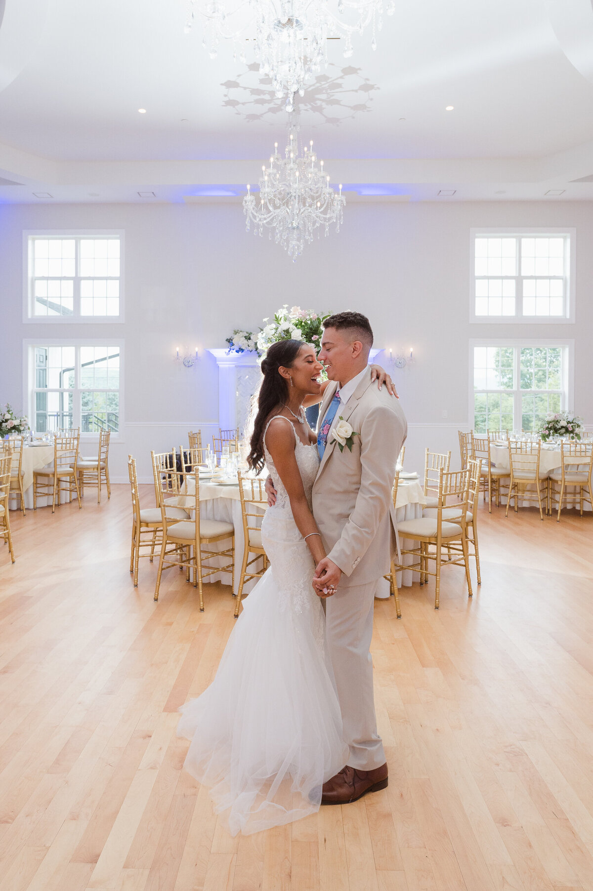skyview-golf-club-wedding-reception-ballroom-photos-by-suess-moments